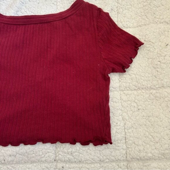 SHEIN Red Button-Up Crop Top Ribbed​ - Picture 7 of 7